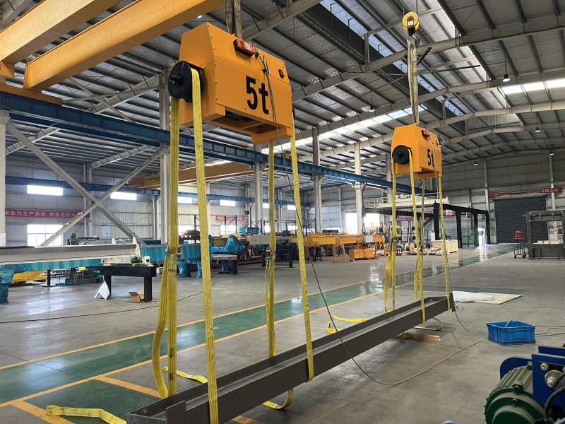 焊接鋼結(jié)構(gòu)行車翻轉(zhuǎn)機(jī)