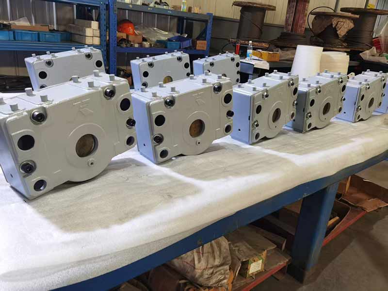 輸送車(chē)行走齒輪箱